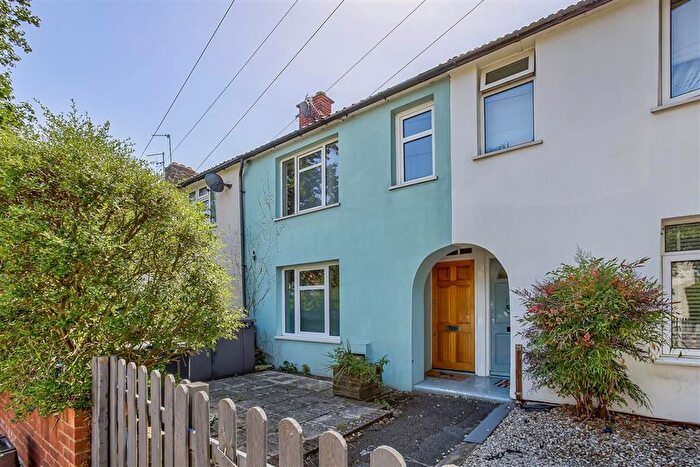 3 Bedroom Property For Sale In Kilmington Road, Barnes, SW13