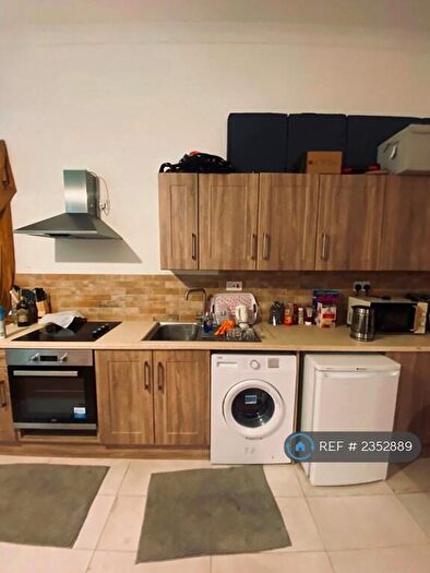 1 Bedroom Flat To Rent In Wellington Road, Brighton And Hove, BN2