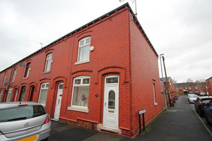 2 Bedroom End Of Terrace House For Sale In Prince George Street, Oldham, OL1