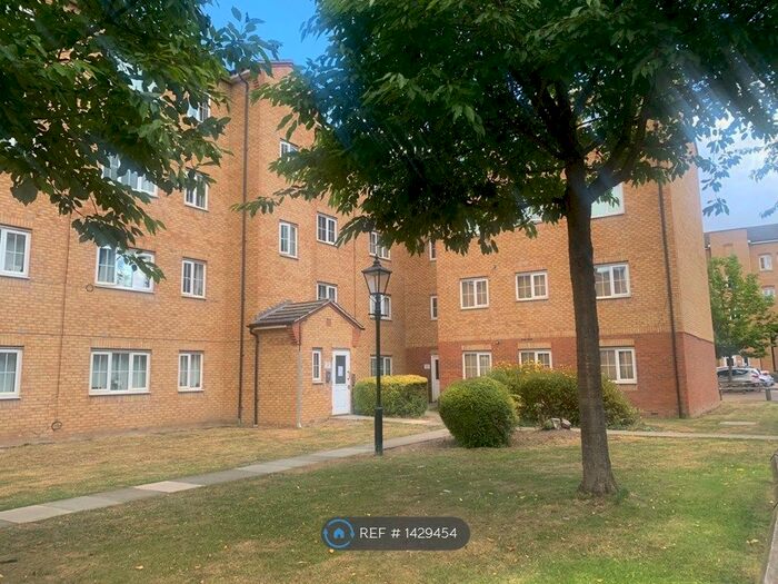 1 Bedroom Flat To Rent In Wellington House, Romford, RM2