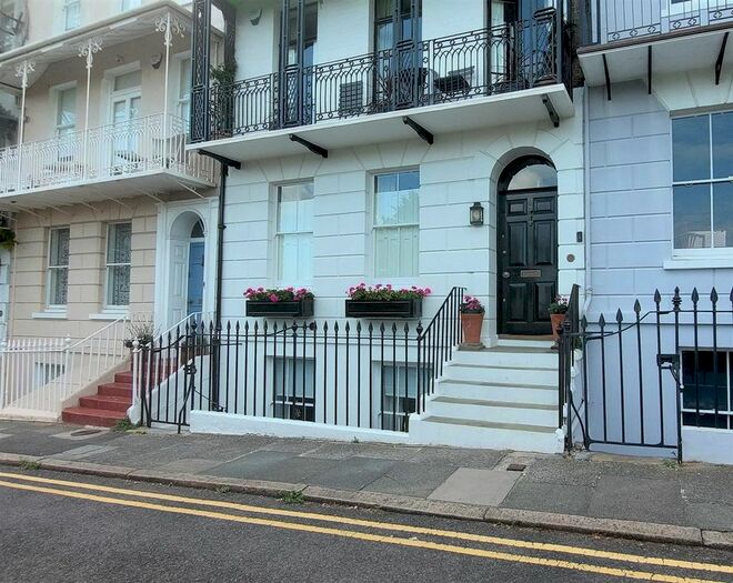 1 Bedroom Flat To Rent In Albion Place, Ramsgate, CT11