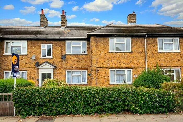 2 Bedroom Flat To Rent In Sandycombe Road, Richmond, Uk, TW9