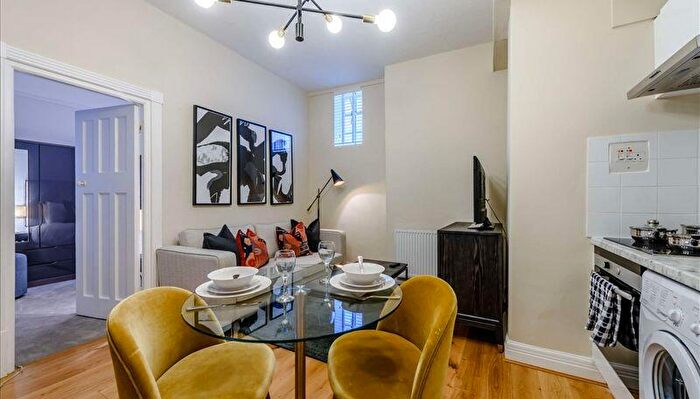 1 Bedroom Flat To Rent In Park Road, London, NW8