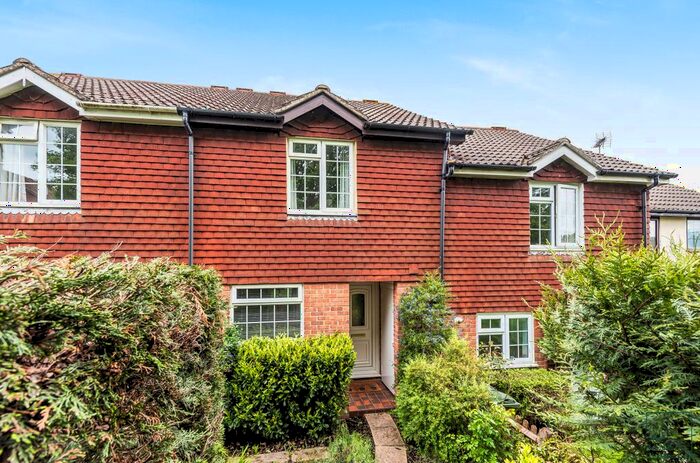 2 Bedroom Terraced House To Rent In Greenhill Gardens, Guildford, GU4