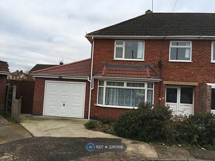 3 Bedroom Semi-Detached House To Rent In Terrian Crescent, West Bridgford, Nottingham, NG2