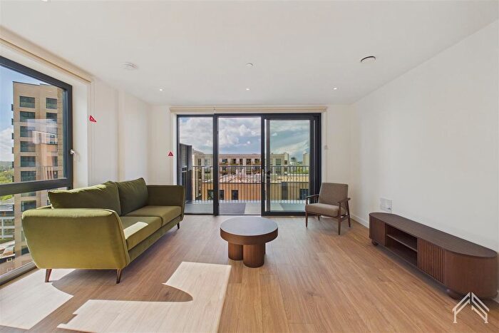 2 Bedroom Flat To Rent In Manser House, London, TW8