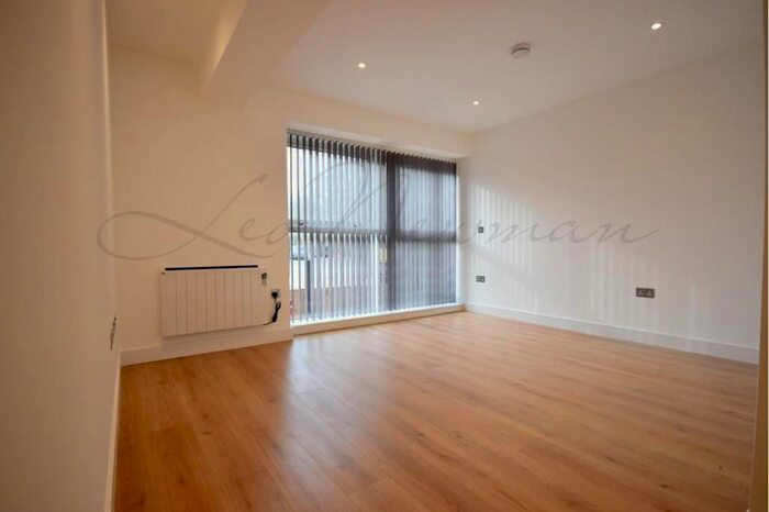 Studio To Rent In Coronation Road, Basingstoke, RG21