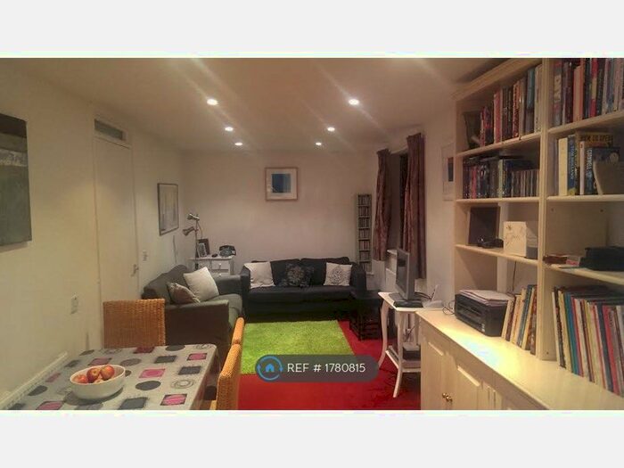 1 Bedroom Flat To Rent In Lime Grove, London, W12