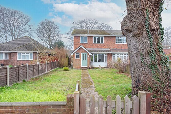 3 Bedroom Semi Detached House For Sale In Prospect Road, Farnborough, GU14
