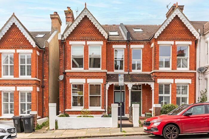 5 Bedroom Semi Detached House For Sale In Cissbury Road, Hove, BN3