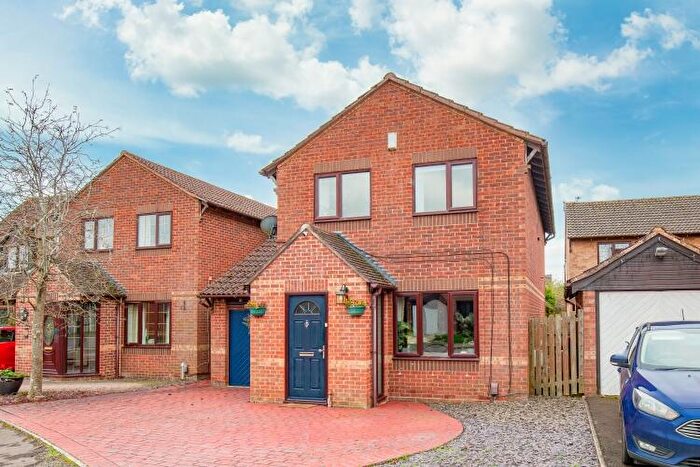 4 Bedroom Detached House To Rent In Willow Drive, Bicester, OX26