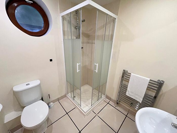 2 Bedroom Apartment To Rent In Richmond Park Road, Bournemouth, BH8
