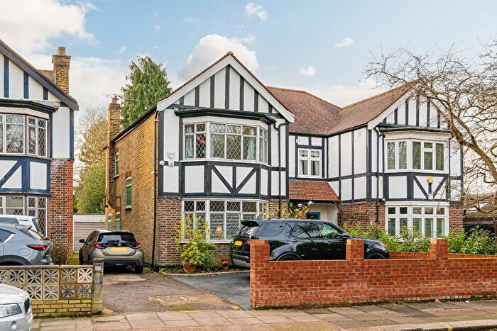 3 Bedroom Property To Rent In Strawberry Vale, Strawberry Hill, TW1