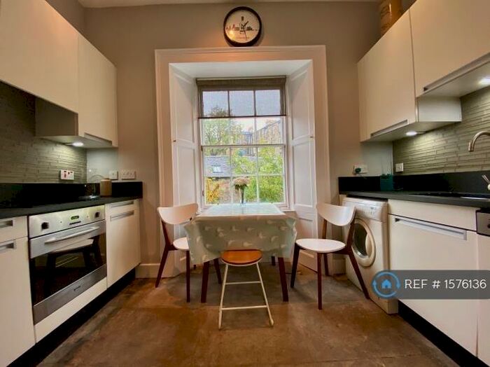 3 Bedroom Flat To Rent In St. Stephen Street, Edinburgh, EH3
