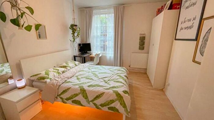 2 Bedroom Apartment To Rent In Lambeth Walk, London, SE11