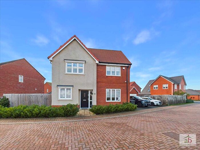 4 Bedroom Detached House For Sale In Chamomile Close, Stowupland, IP14
