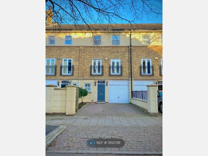 4 Bedroom Terraced House To Rent In Wyatt Drive, London, SW13
