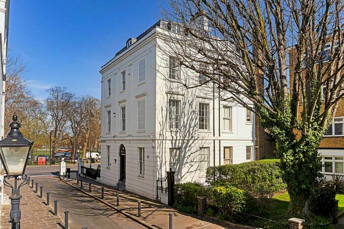 1 Bedroom Studio For Sale In Crescent Grove, Clapham Common South Side, London, SW4