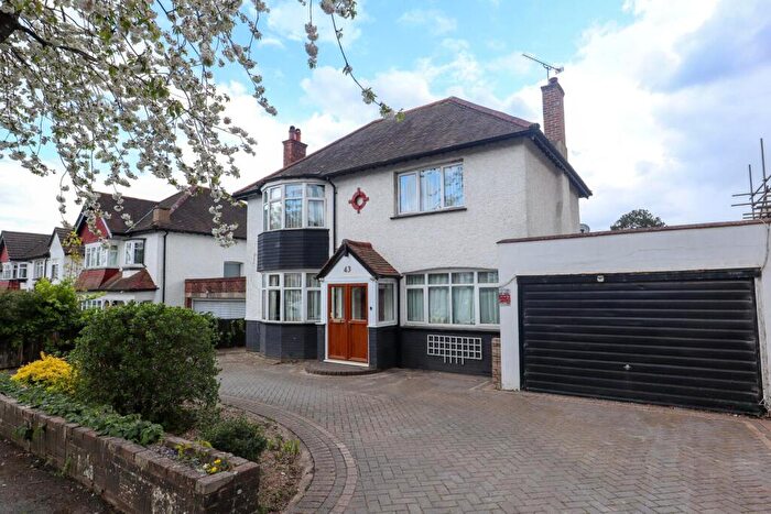 4 Bedroom Detached House To Rent In Howard Road, Coulsdon, CR5