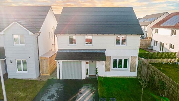 4 Bedroom Detached House For Sale In Blair Road, East Calder, Livingston, EH53