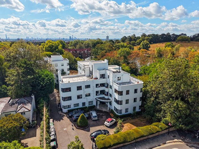 3 Bedroom Flat For Sale In Millfield Lane, London, N6