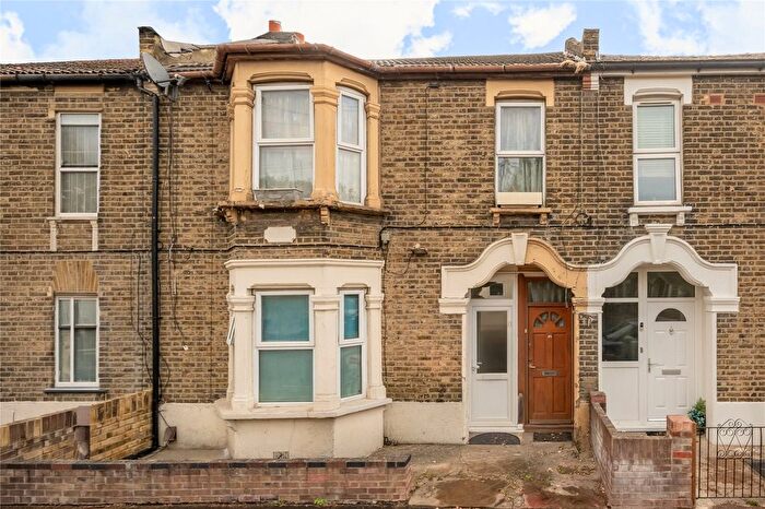 2 Bedroom Flat For Sale In Carson Road, London, E16