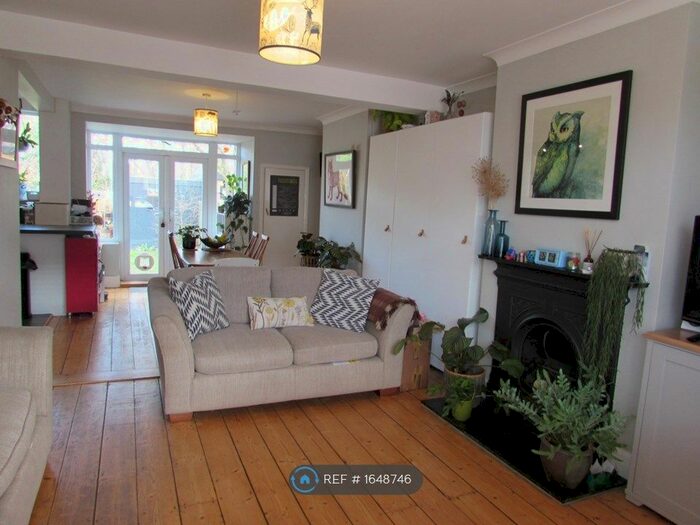 3 Bedroom Terraced House To Rent In Devon Grove, Bristol, BS5