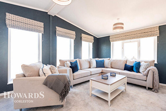 2 Bedroom Park Home For Sale In Belton Country Park Stepshort, Belton, NR31