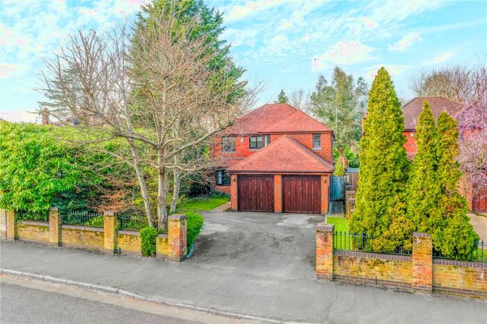 4 Bedroom Detached House To Rent In Castle Road, Weybridge, Surrey, KT13