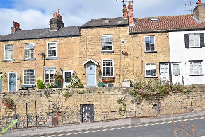 2 Bedroom Terraced House For Sale In Briggate, Knaresborough, HG5
