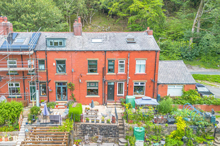 4 Bedroom Terraced House For Sale In Ashdene, Todmorden, OL14