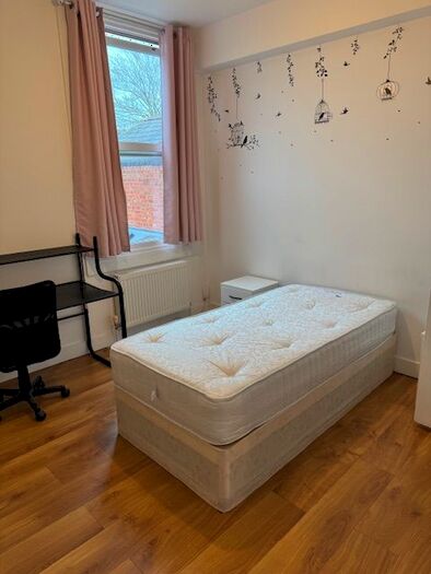 1 Bedroom Flat To Rent In Richborough Road, London, NW2