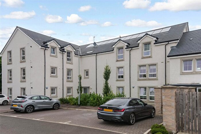 2 Bedroom Flat For Sale In Lochwynd, Lochwinnoch, PA12