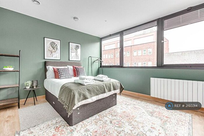 1 Bedroom Flat To Rent In Hartshead House, Farnborough, GU14