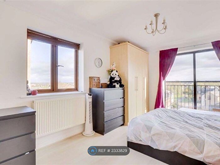 4 Bedroom Flat To Rent In Broughton, Milton Keynes, MK10
