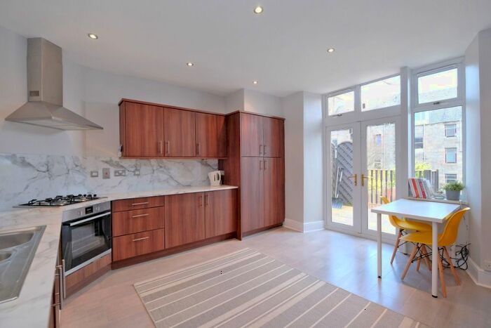 5 Bedroom Detached House To Rent In Holburn Street, City Centre, Aberdeen, AB10