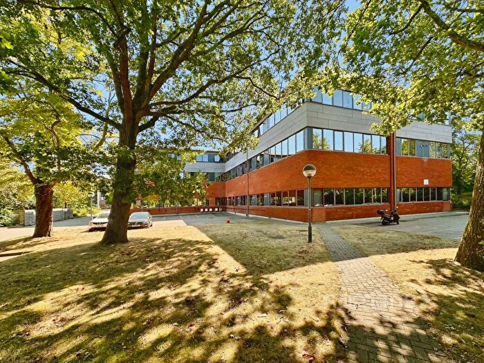 1 Bedroom Apartment For Sale In Harvest Crescent, Fleet, Hampshire, GU51