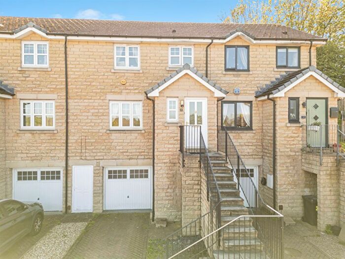 3 Bedroom Terraced House For Sale In Greenfield View, Batley, WF17