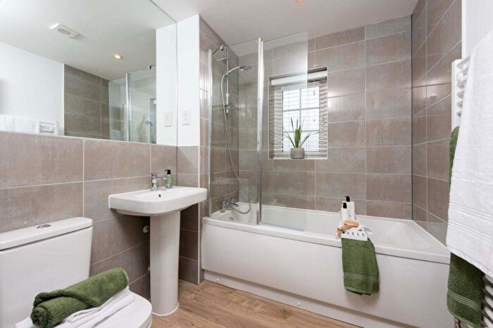 3 Bedroom Semi-Detached House For Sale In Bluebell Way, Whiteley, Fareham, PO15