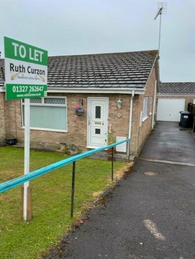 2 Bedroom Semi-Detached House To Rent In Central Avenue, NN11