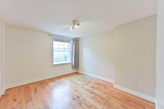 1 Bedroom Flat To Rent In High Street, Hampton Wick, Kingston Upon Thames, KT1