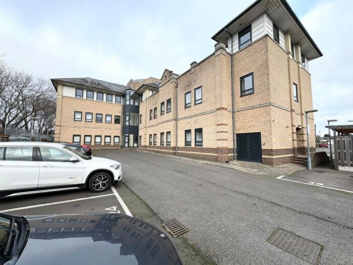 2 Bedroom Flat To Rent In Maybury Close, Frimley, Camberley, Surrey, GU16