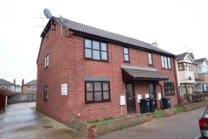 1 Bedroom Flat For Sale In Harrow Road, Clacton On Sea, CO15