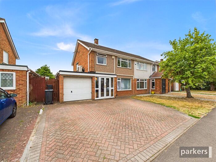 3 Bedroom Semi-Detached House For Sale In Wensley Close, Twyford, Reading, Berkshire, RG10