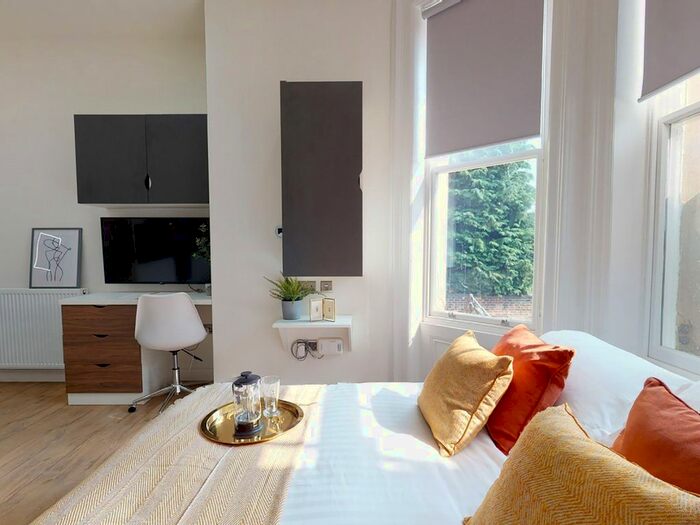 Studio To Rent In Clarendon Road, Leeds, LS2