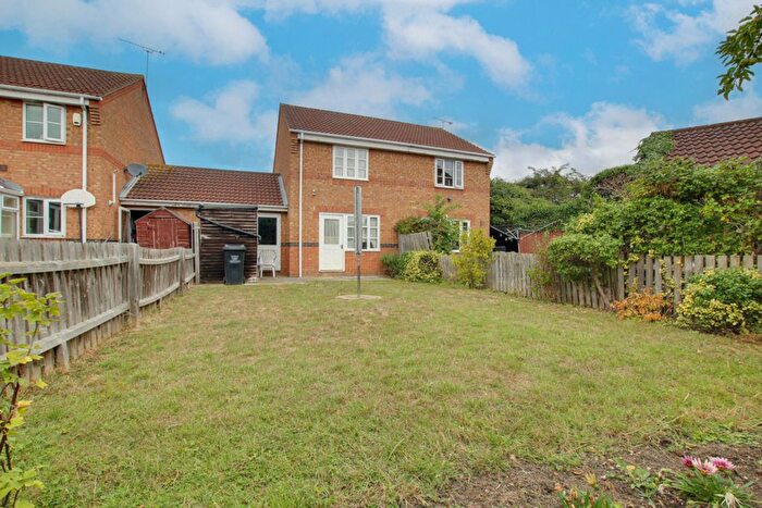 2 Bedroom Semi-Detached House For Sale In Stewart Place, Wickford, SS12