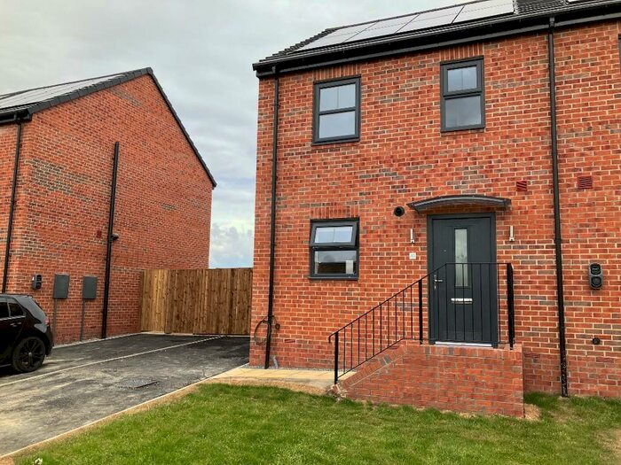 2 Bedroom End Of Terrace House To Rent In Hutton Grove, Dream, Hull, East Riding Of Yorkshire, HU9