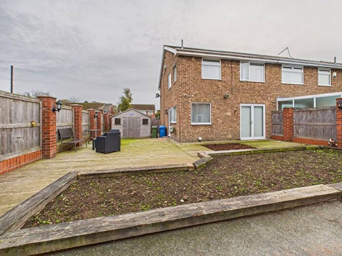 3 Bedroom Semi-Detached House For Sale In St. Mary's Drive, Thorngumbald, Hull, HU12