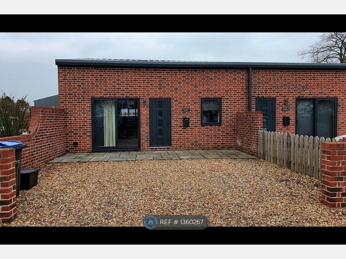 1 Bedroom Flat To Rent In Wickfield Farm, Royal Wootton Bassett, Swindon, SN4