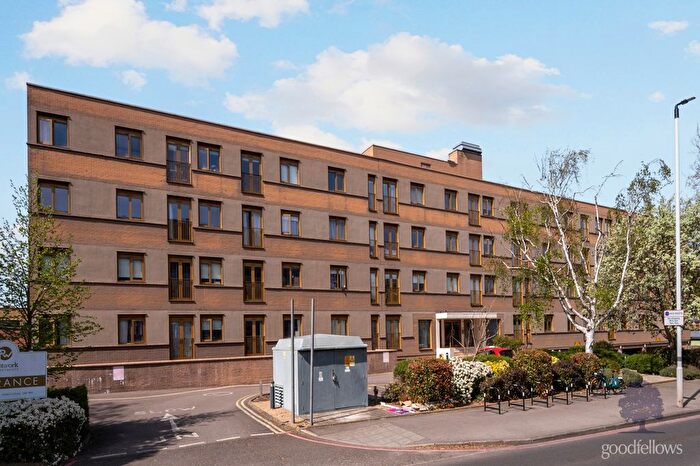 2 Bedroom Flat To Rent In London Road, North Cheam, Surrey, SM3